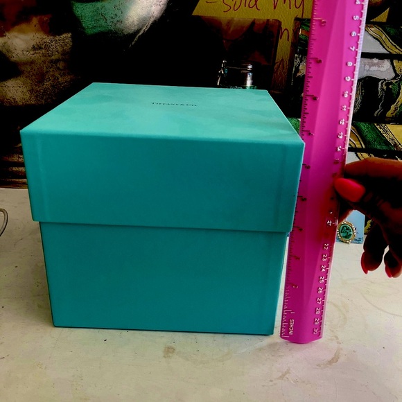Authentic Tiffany & Co turquoise  big box - Picture 2 of 2